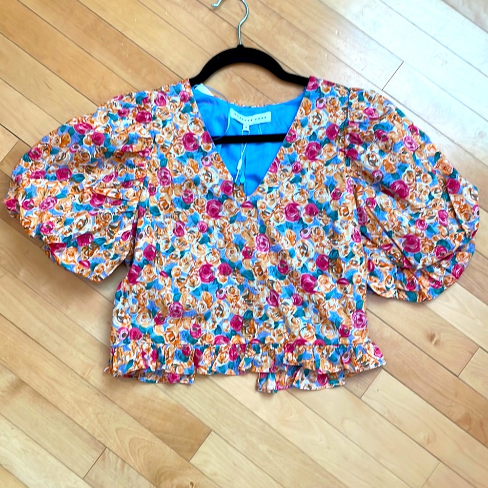 Puff sleeve floral top